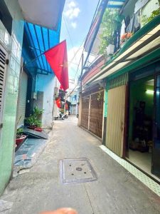 NHÀ 2 TẦNG RỘNG RÃI, GIÁ TỐT