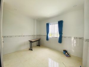 SIÊU HOT: NHÀ 3 TẦNG PHÚ HỮU, SHR, HẺM OTO, SÁT NGUYỄN DUY TRINH!